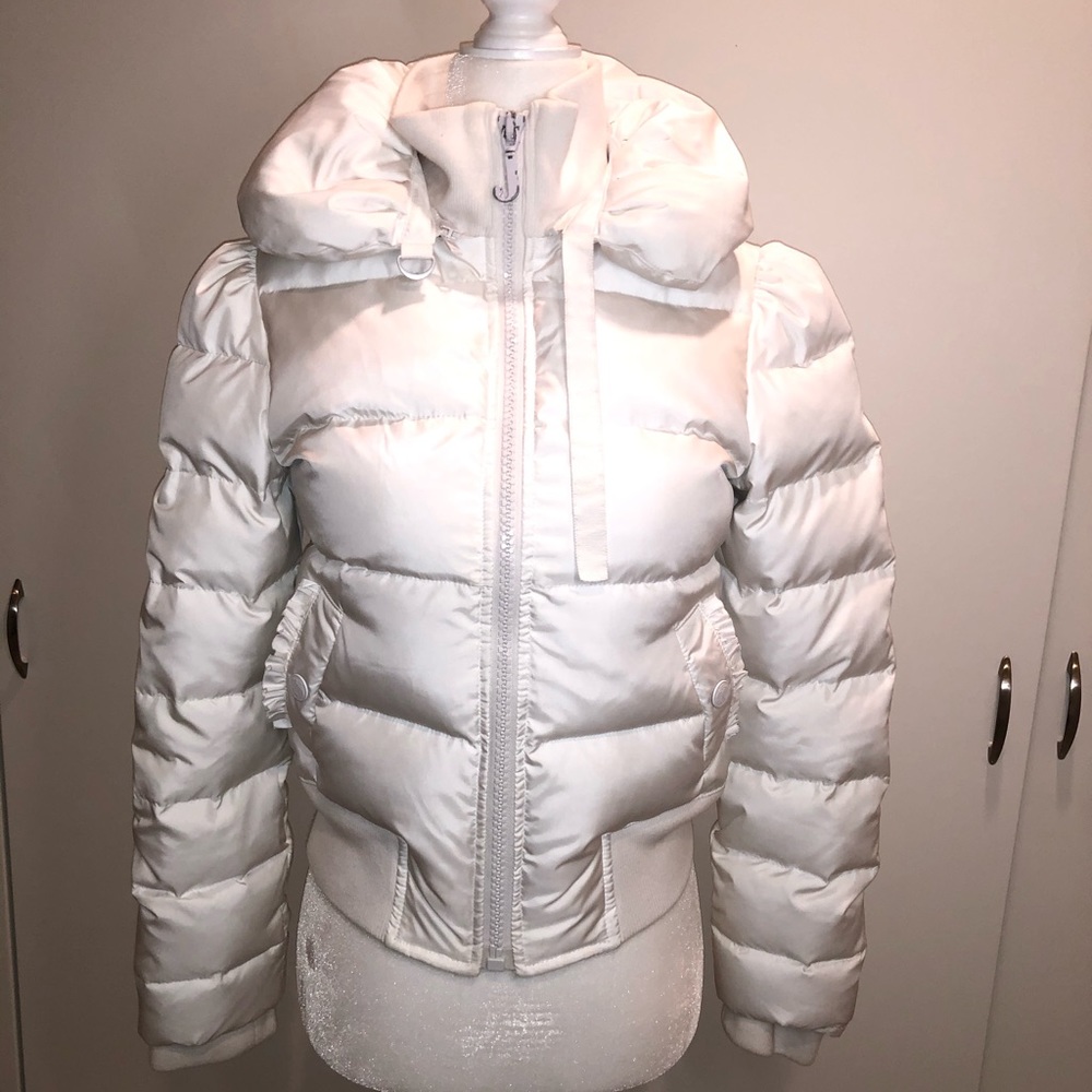 Juicy Couture white puffer jacket Size S.